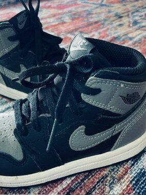 Air Jordan 1 Retro High OG (TD) "Shadow" Black and Grey Toddler 8C Sneakers